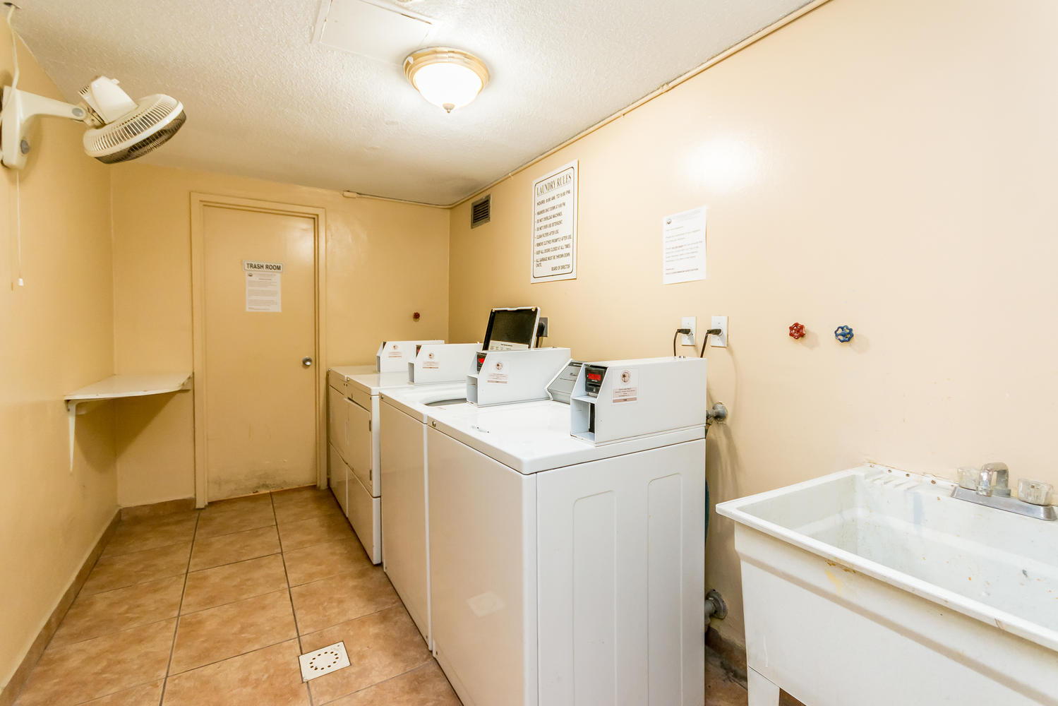 Budget Friendly 1 BD 1.5BR Walk To Ocean and More!