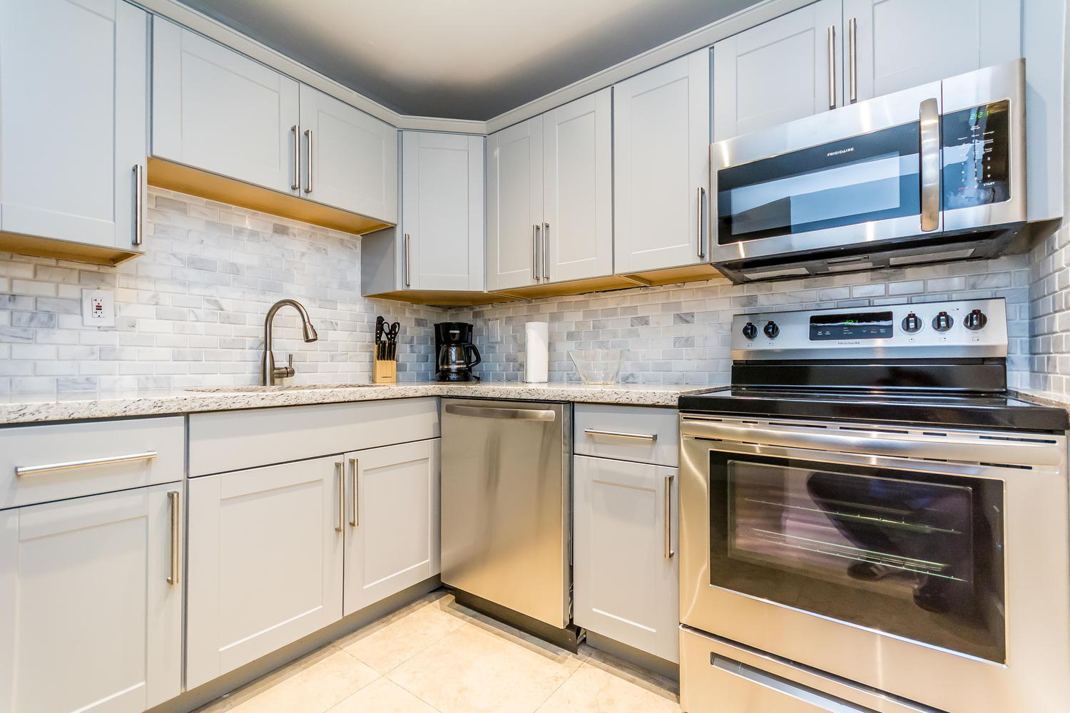 Budget Friendly 1 BD 1.5BR Walk To Ocean and More!