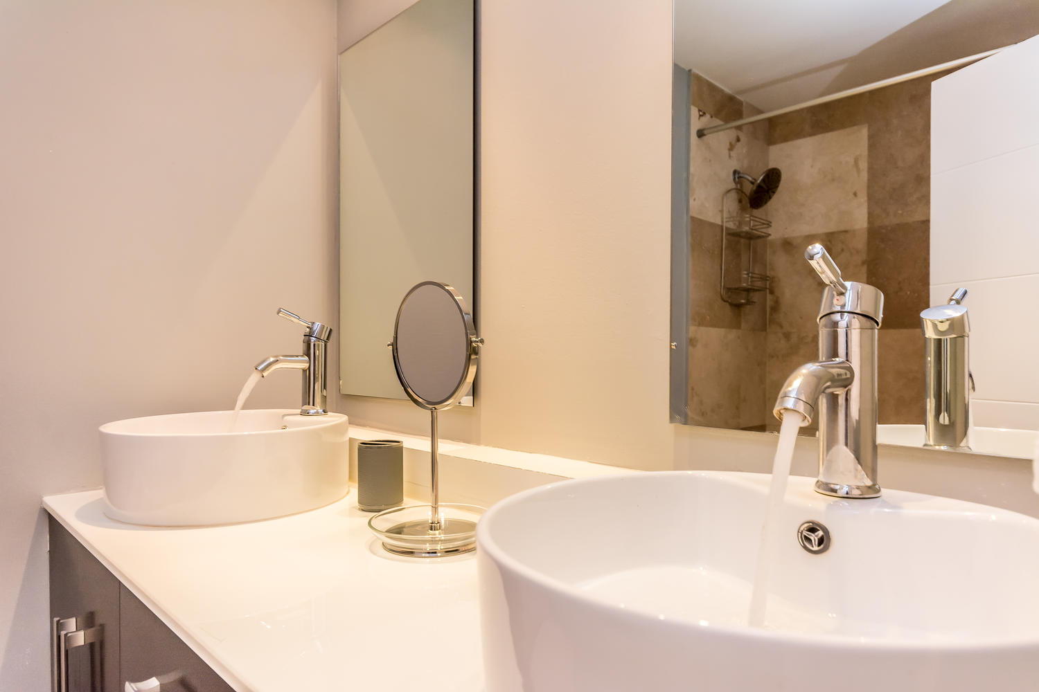 Budget Friendly 1 BD 1.5BR Walk To Ocean and More!