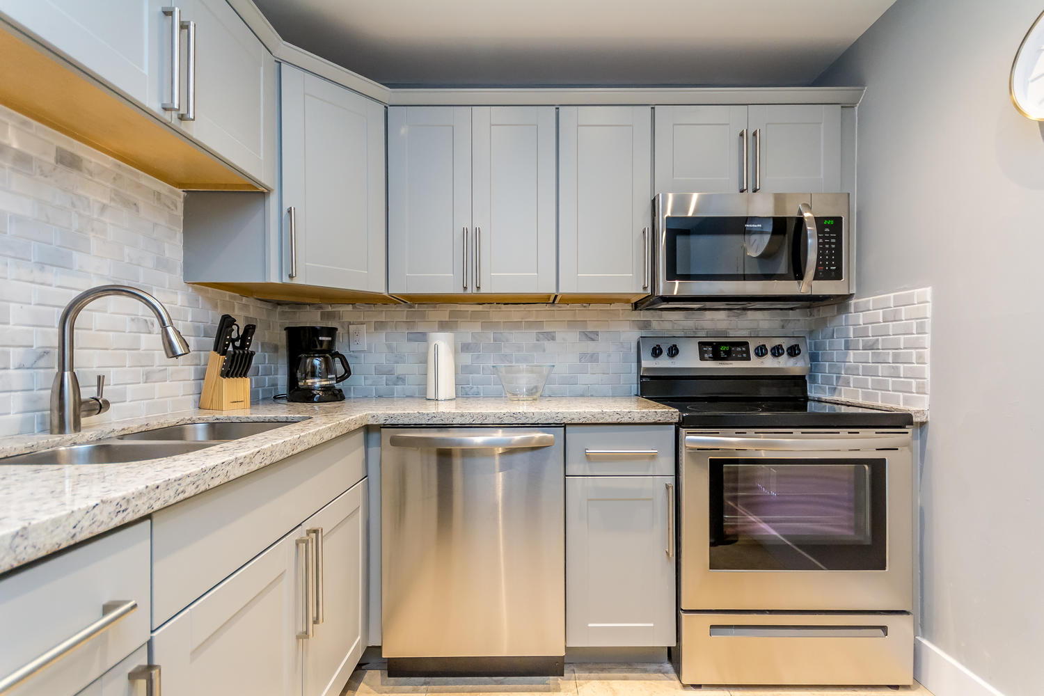 Budget Friendly 1 BD 1.5BR Walk To Ocean and More!