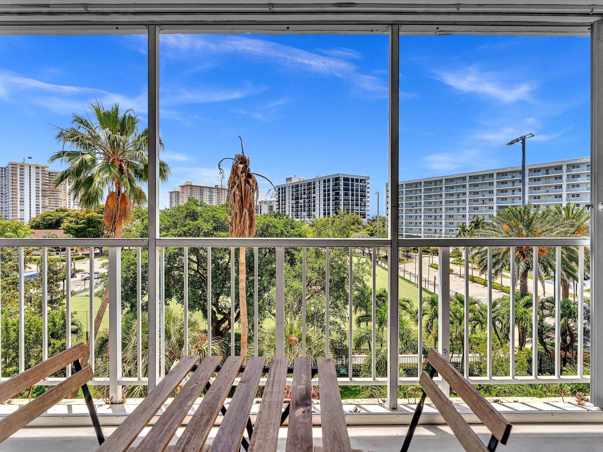 1 BR Walk to Beach, Free Parking, Renovated! Nice! - Marbella 510