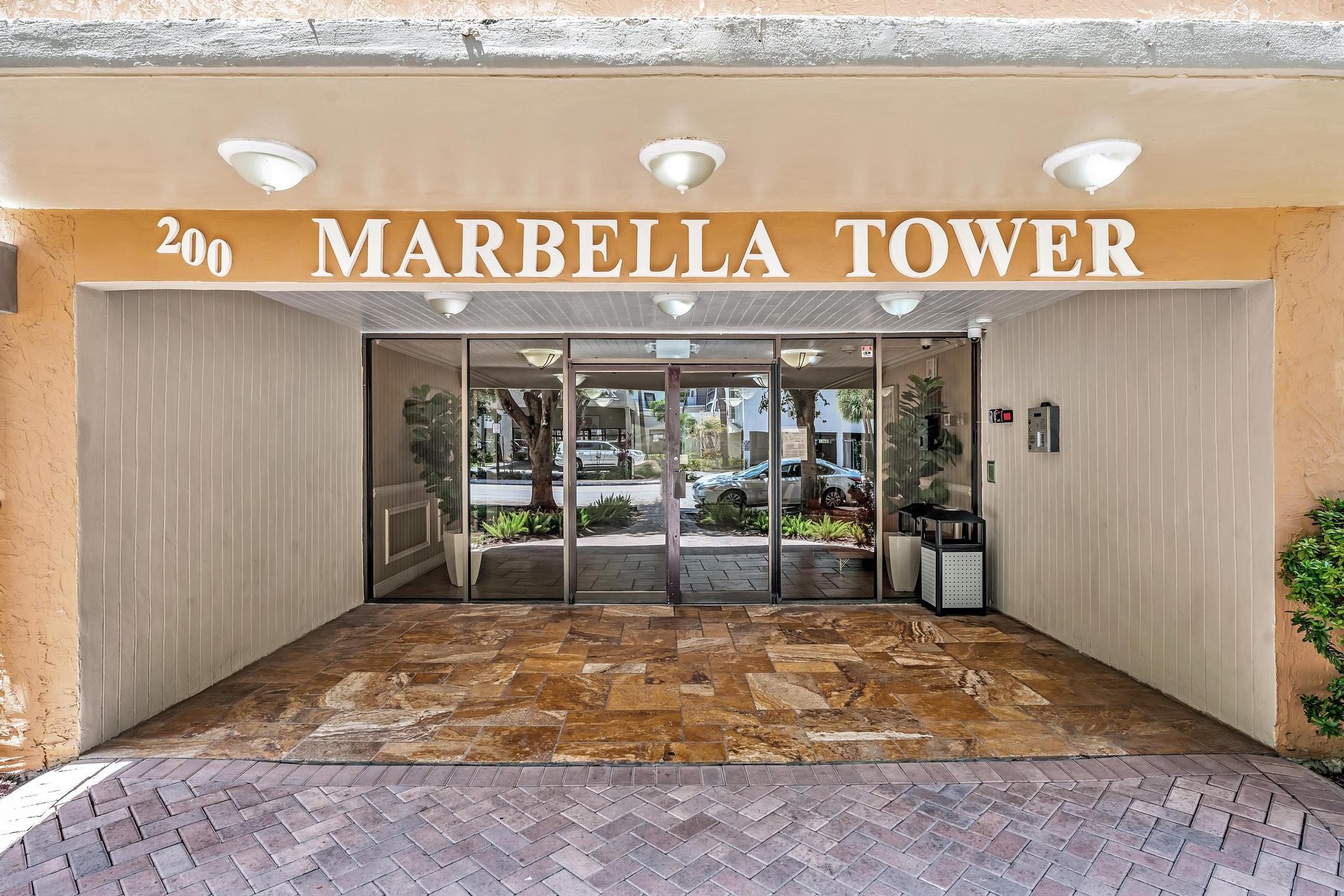 Sunny Isles Gem/ 2BR Modern Condo + Free Parking/ 712