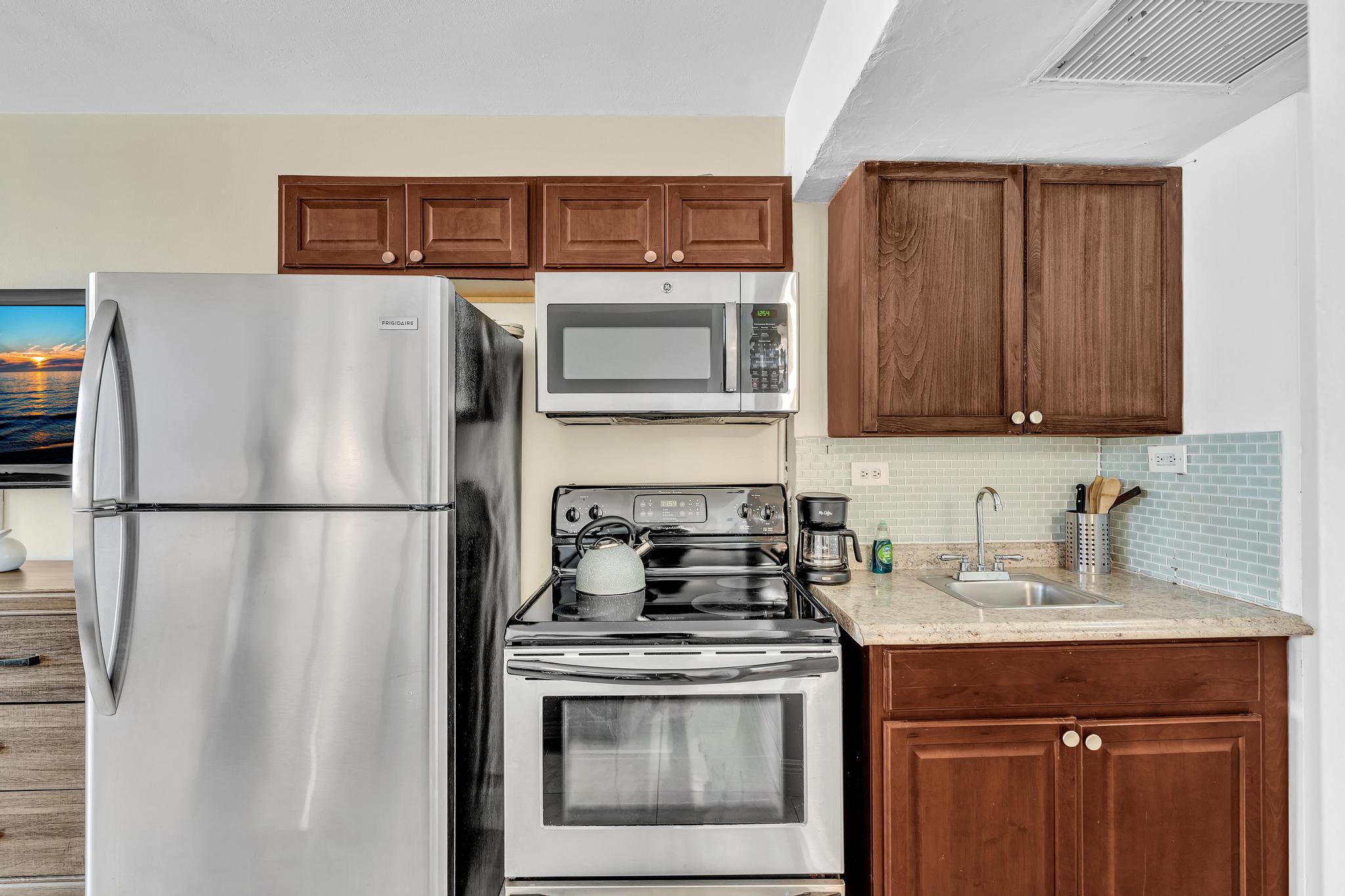 Affordable Oceanfront Studio in Sunny Isles Marco Polo 423