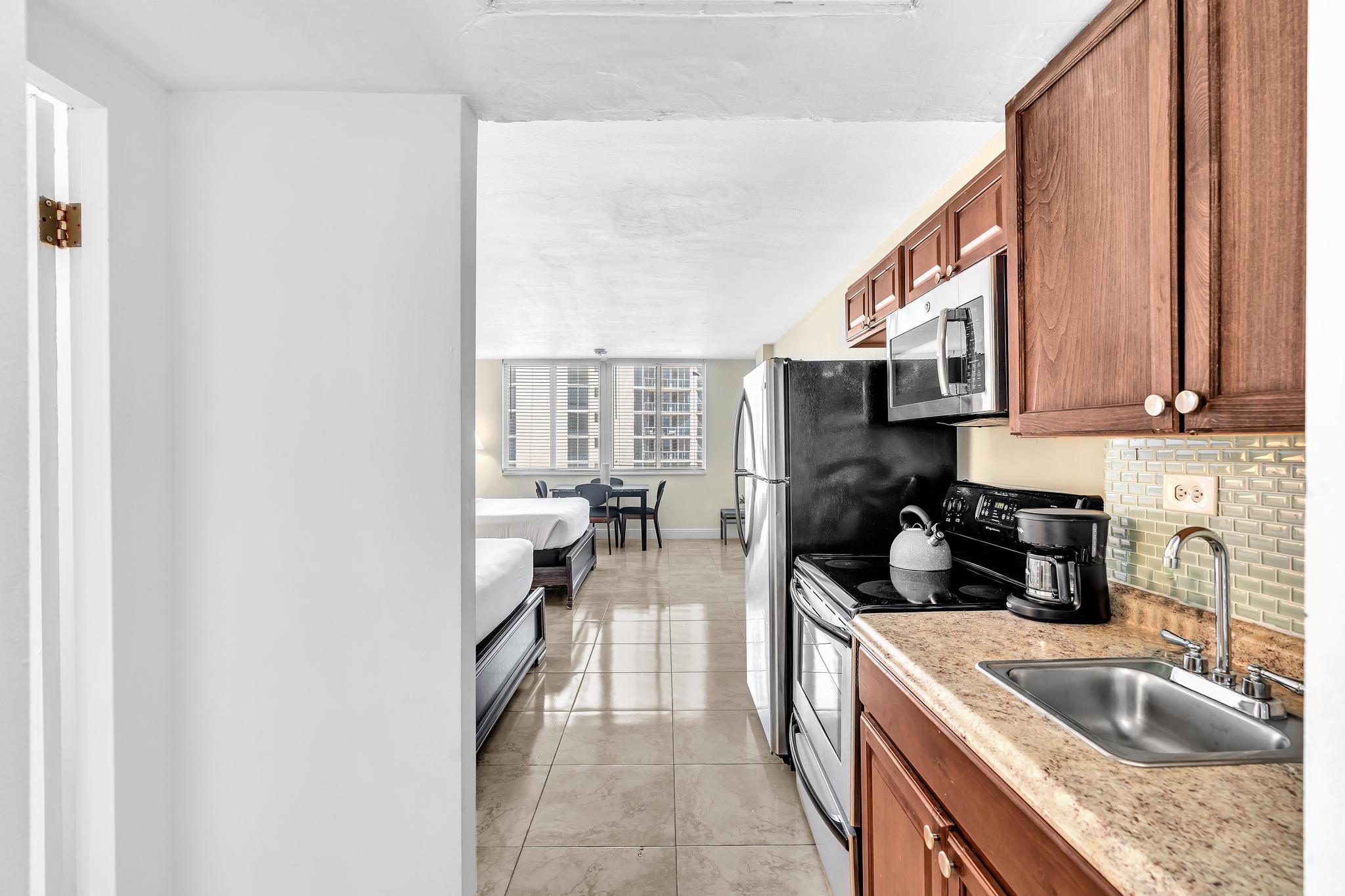 Affordable Oceanfront Studio in Sunny Isles Marco Polo 423