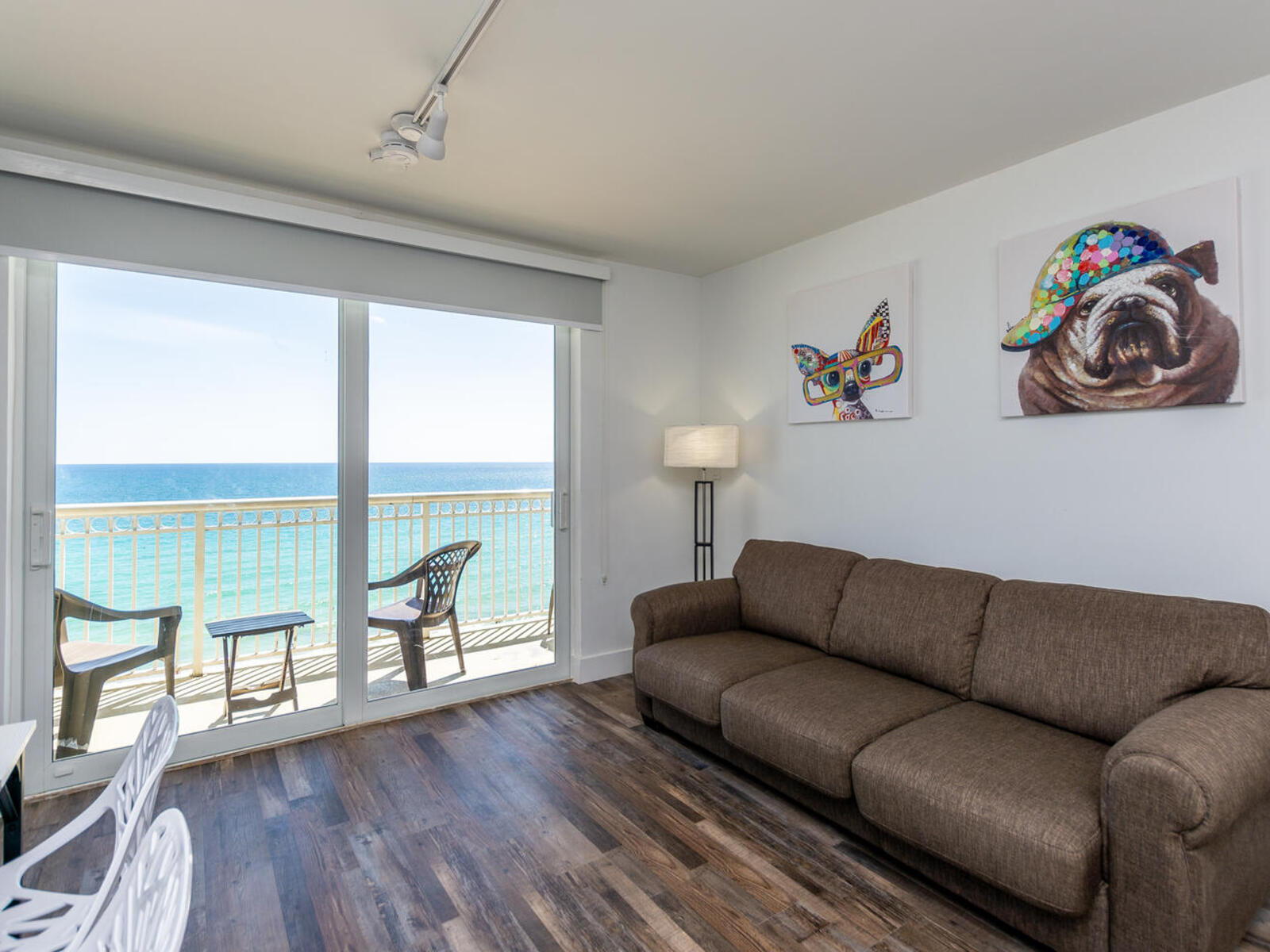 Modern Beach Villa -716
