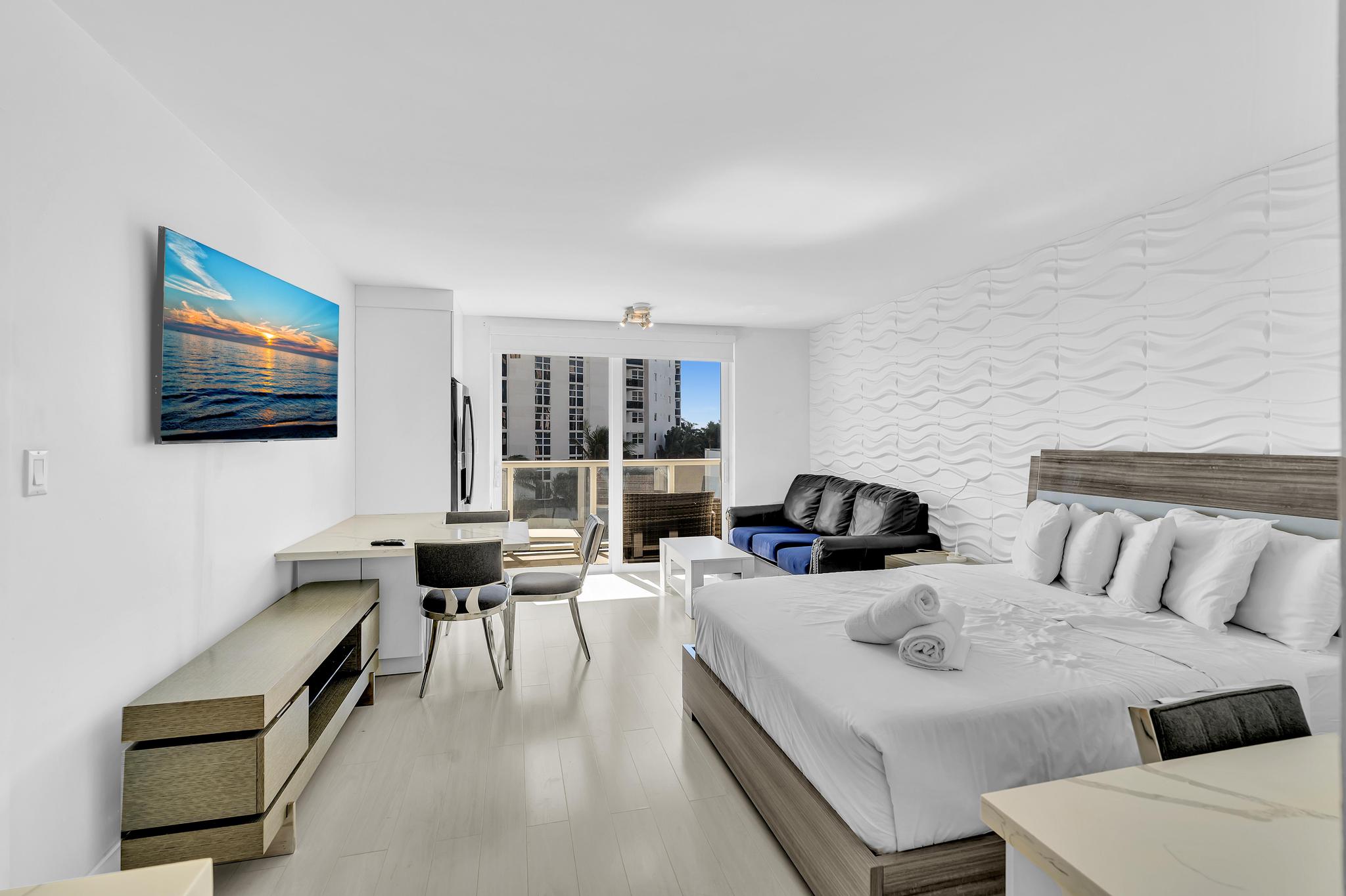 Beach Studio + Private Balcony /309