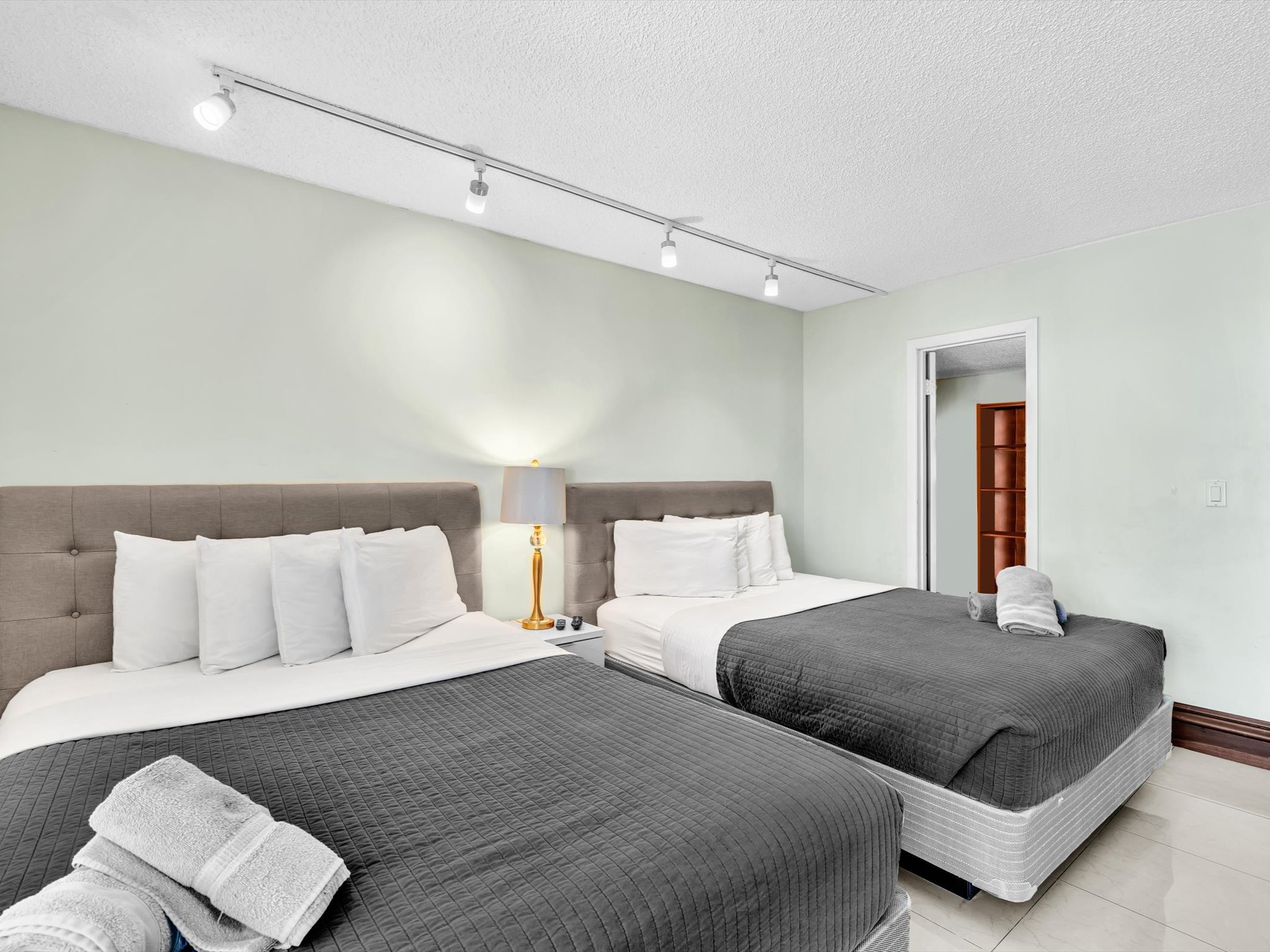 Modern Luxury 2BR/2BA Retreat – Short Walk to the Beach -605