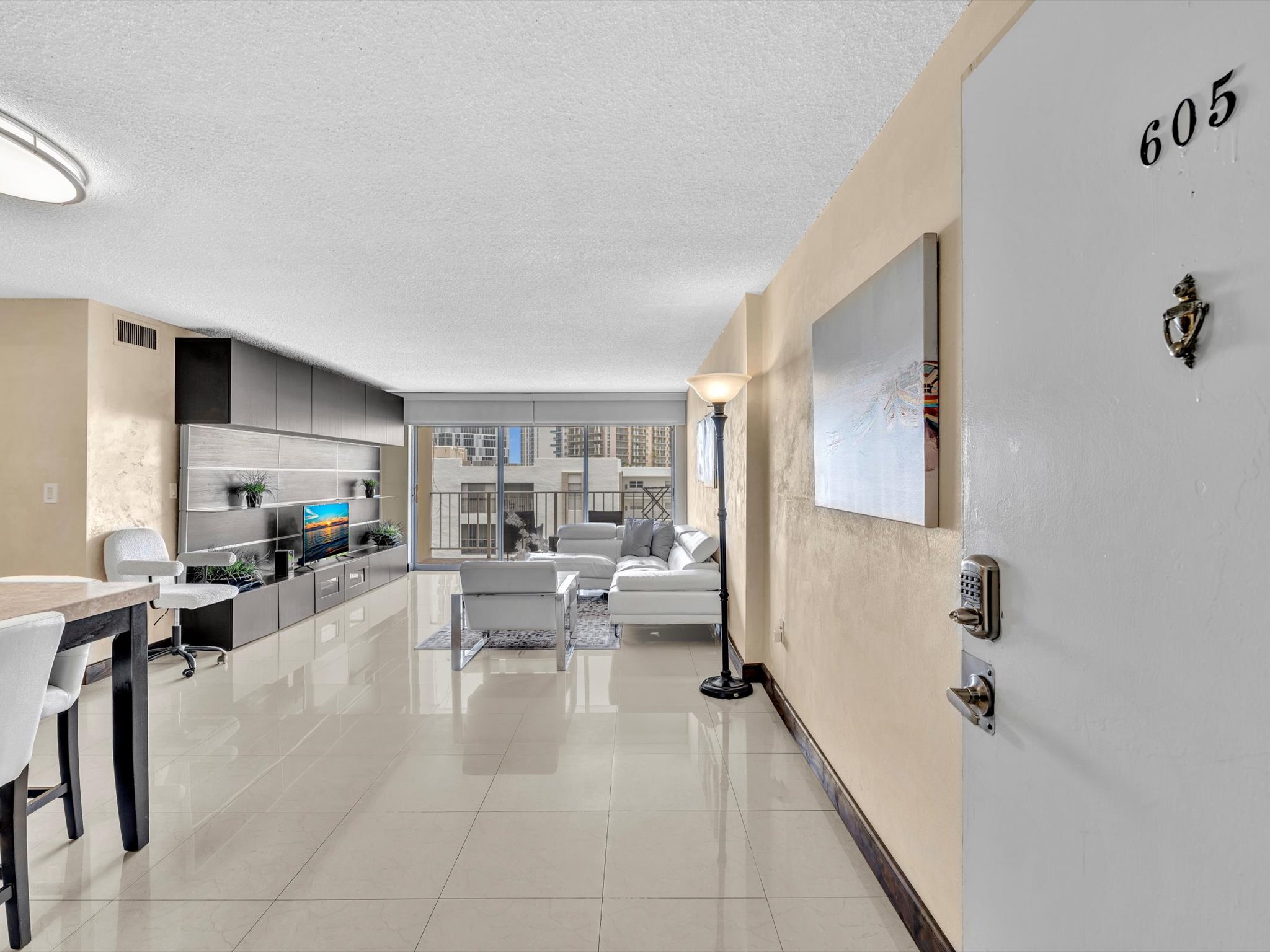 Modern Luxury 2BR/2BA Retreat – Short Walk to the Beach -605