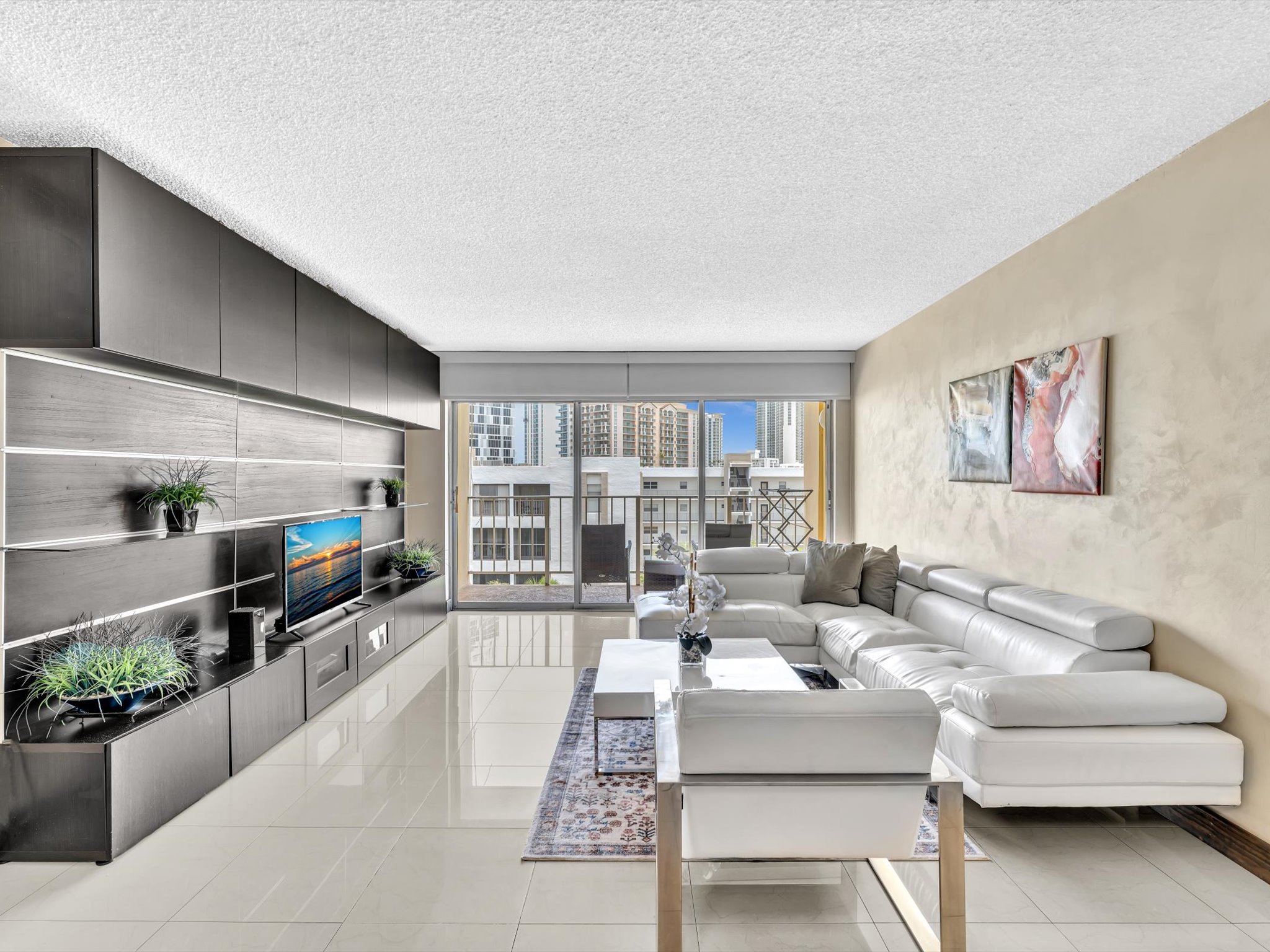 Modern Luxury 2BR/2BA Retreat – Short Walk to the Beach -605