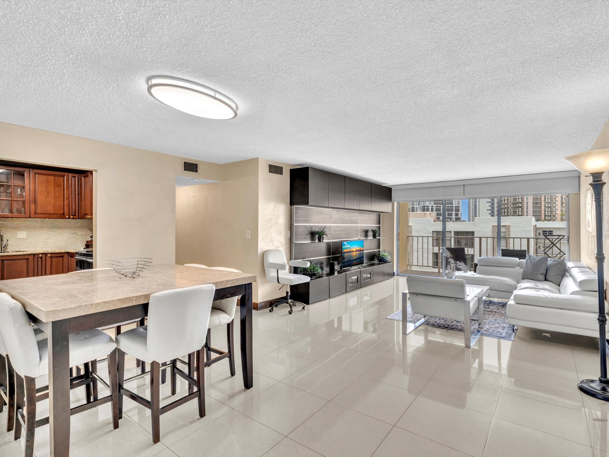Modern Luxury 2BR/2BA Retreat – Short Walk to the Beach -605