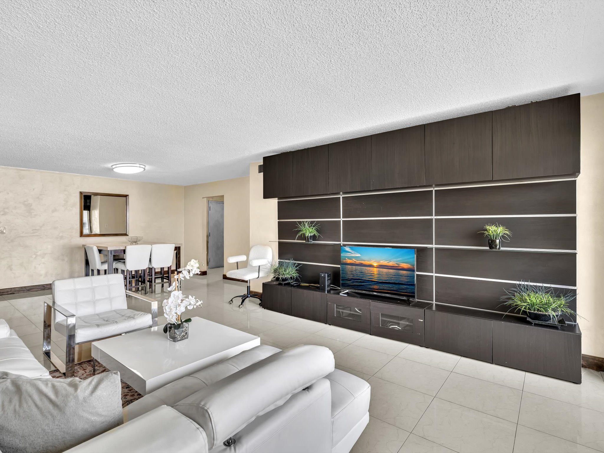 Modern Luxury 2BR/2BA Retreat – Short Walk to the Beach -605