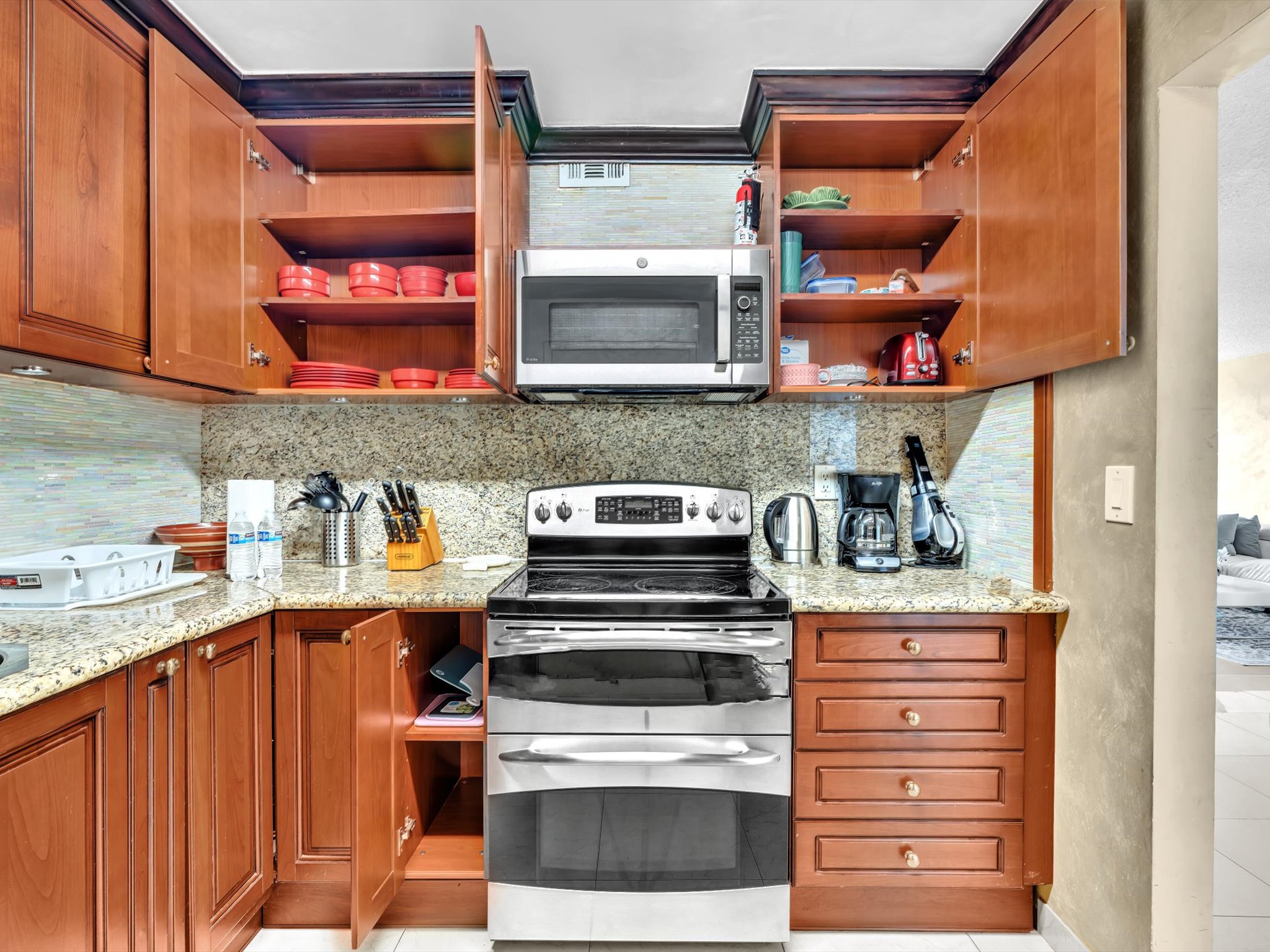 Modern Luxury 2BR/2BA Retreat – Short Walk to the Beach -605