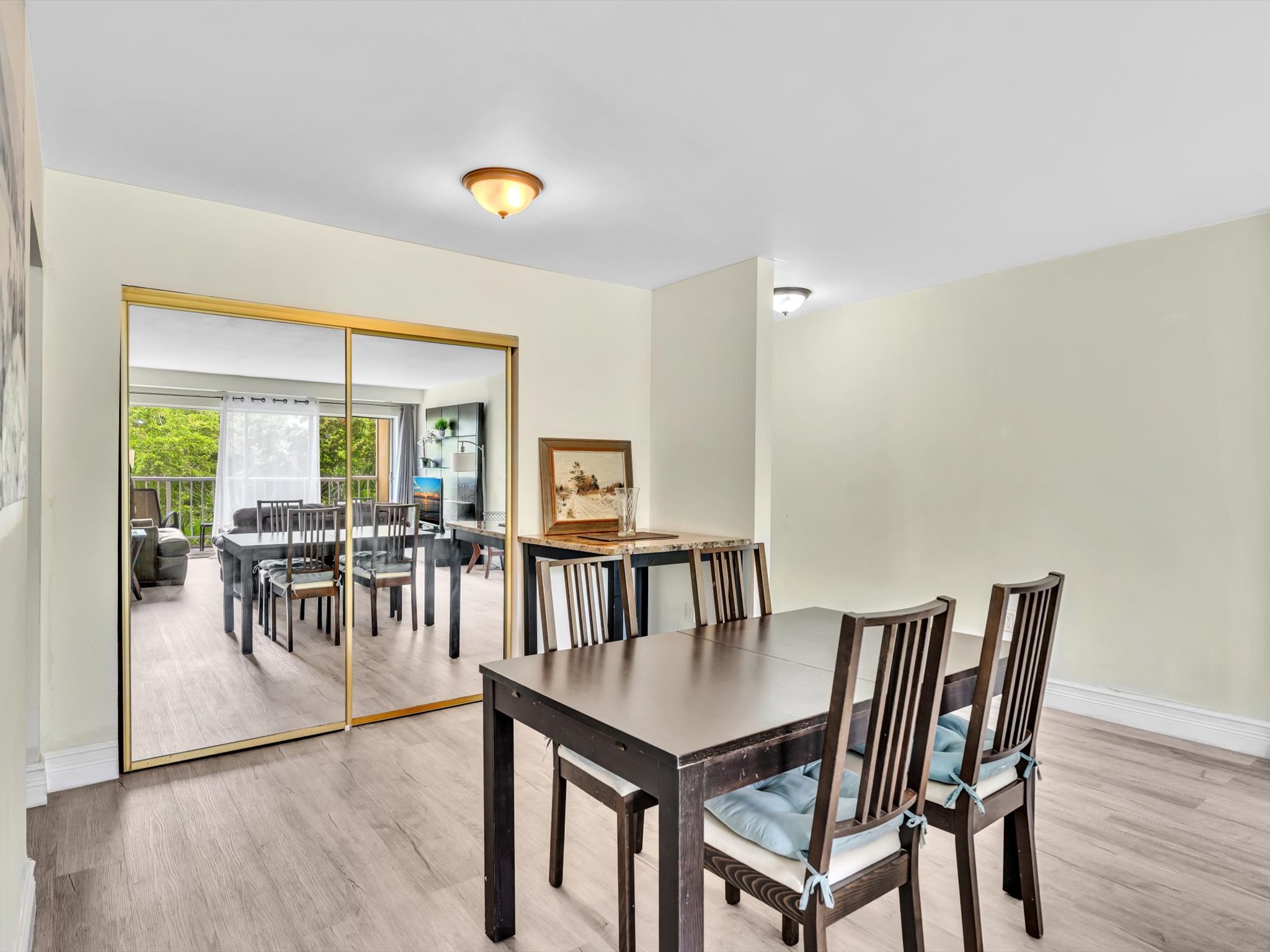 Bright 1BR Apt w/ Balcony • 5 Min Walk to Beach/403