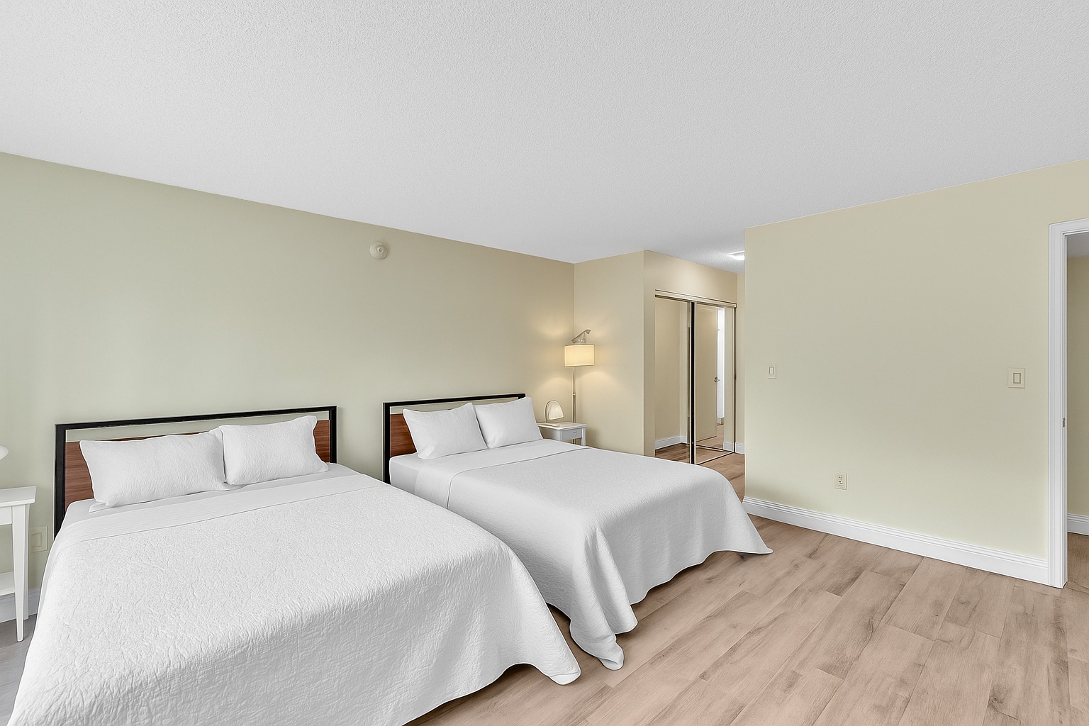 Bright 1BR Apt w/ Balcony • 5 Min Walk to Beach/403