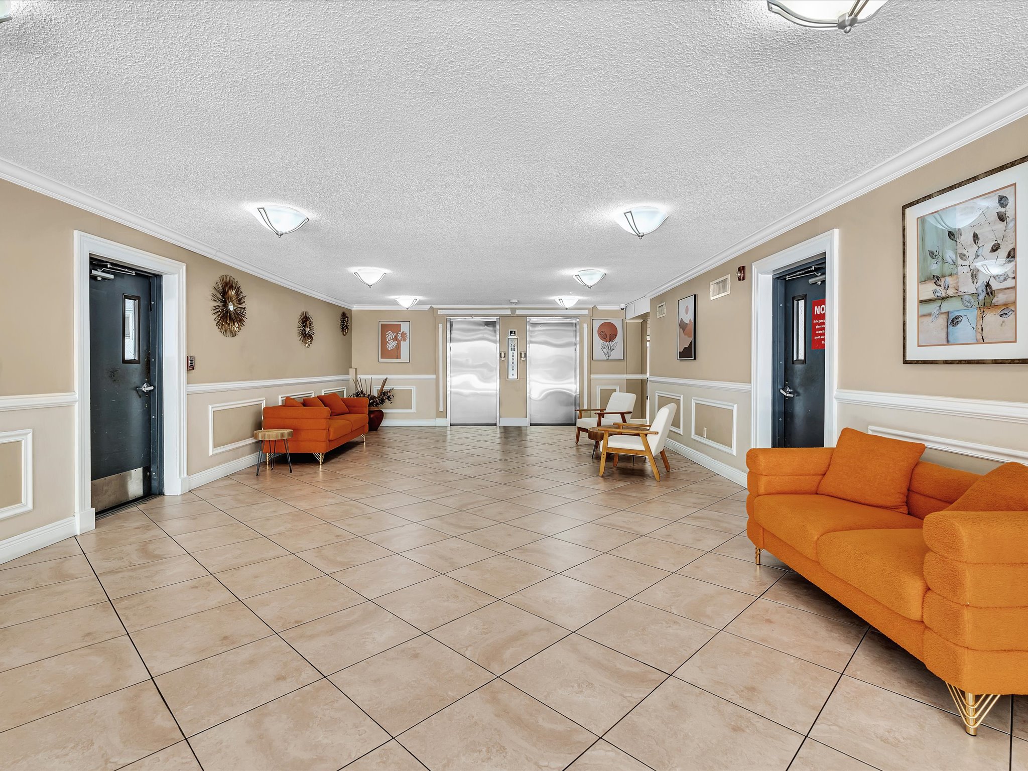 Bright 1BR Apt w/ Balcony • 5 Min Walk to Beach/403