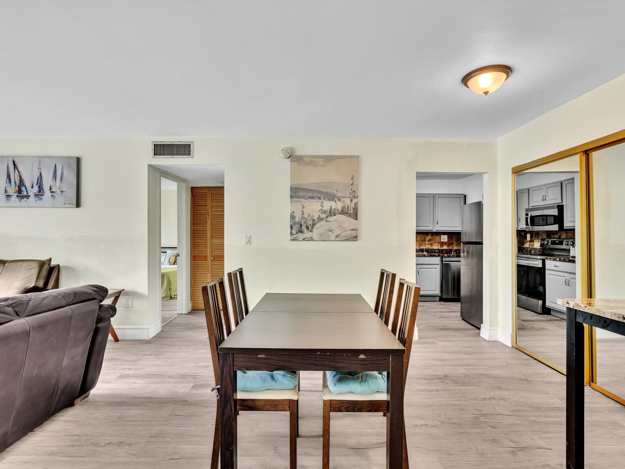 Bright 1BR Apt w/ Balcony • 5 Min Walk to Beach/403
