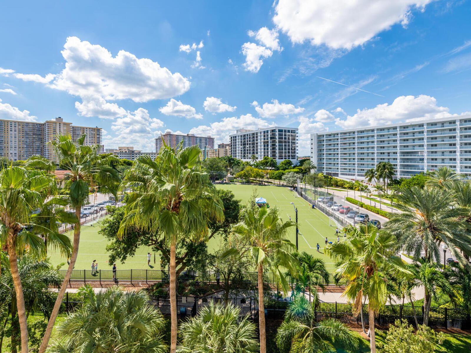 Luxury Beach Walk Condo in Sunny Isles Water View! Marbella 610