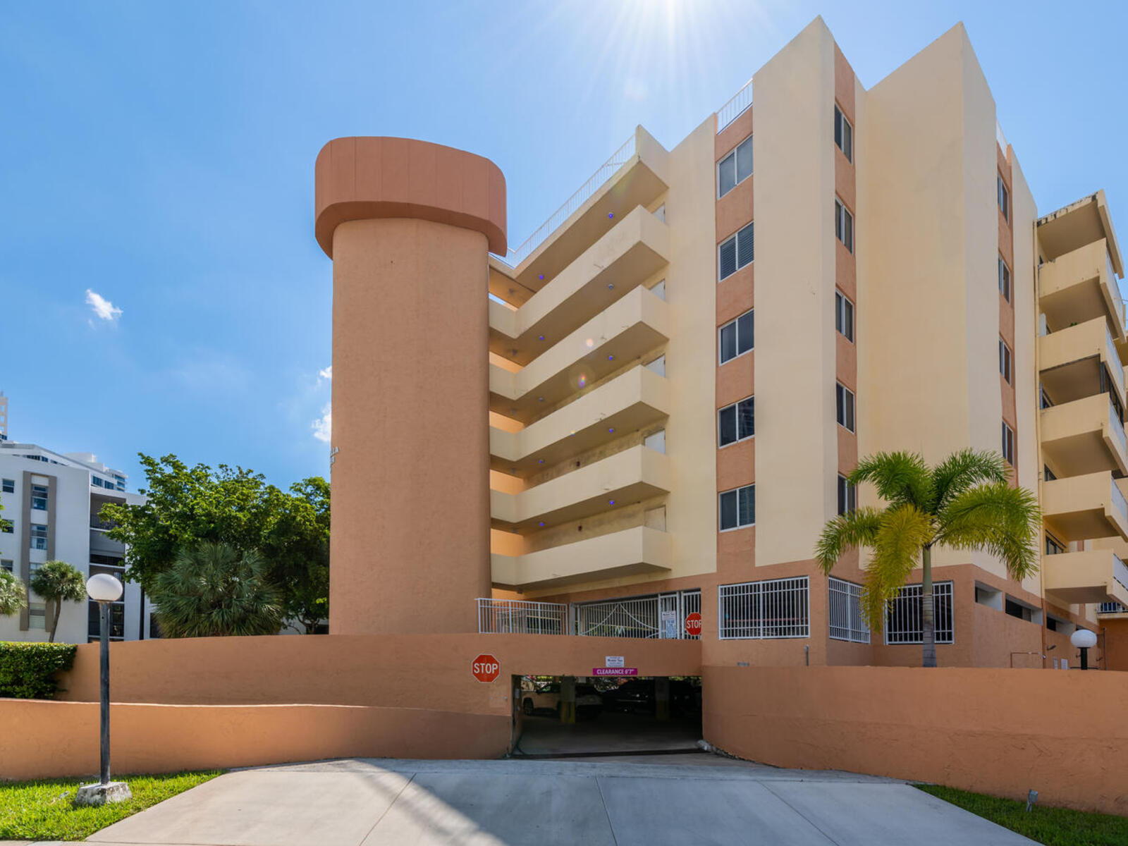 Luxury Beach Walk Condo in Sunny Isles Water View! Marbella 610