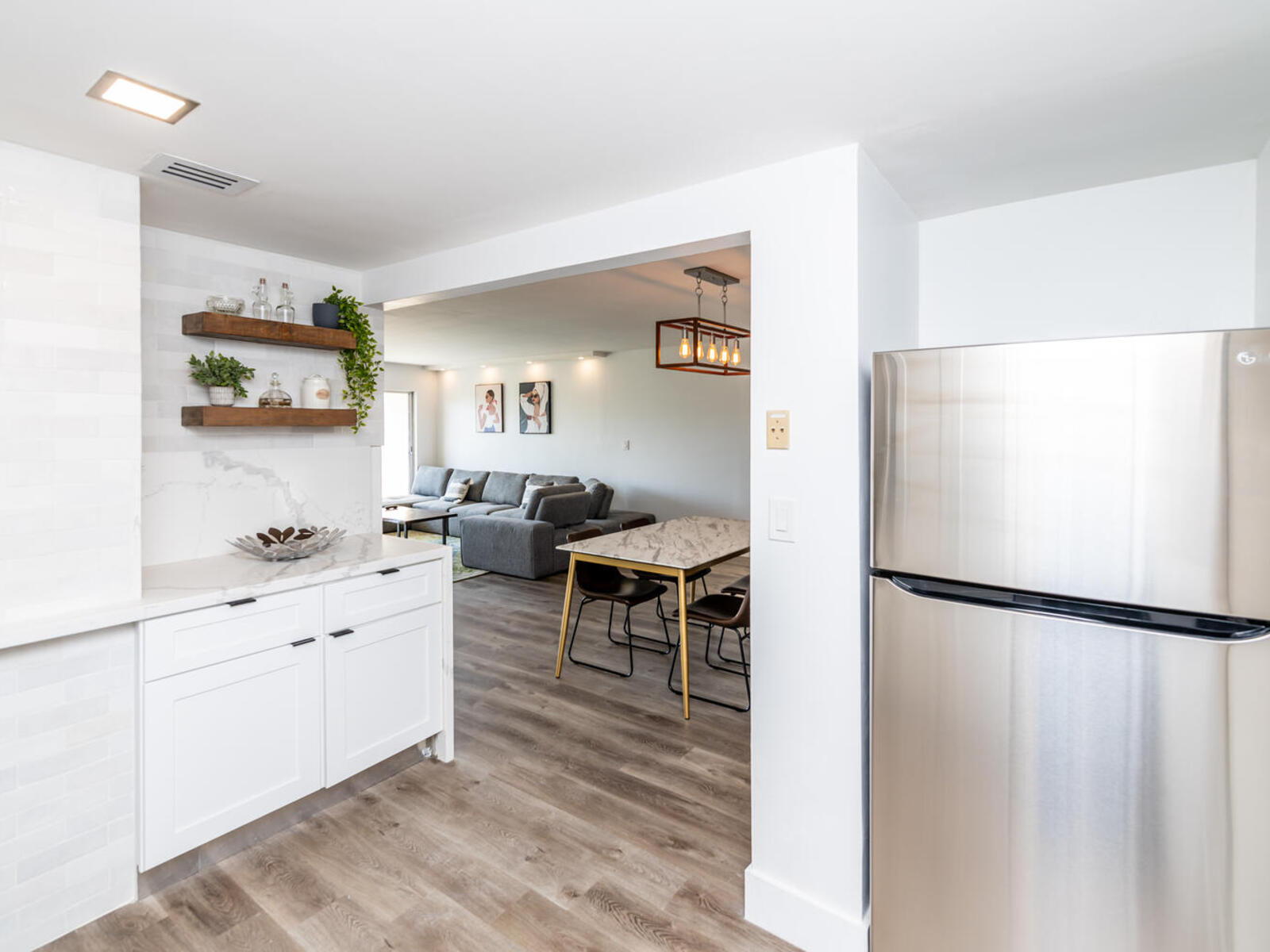 Luxury Beach Walk Condo in Sunny Isles Water View! Marbella 610