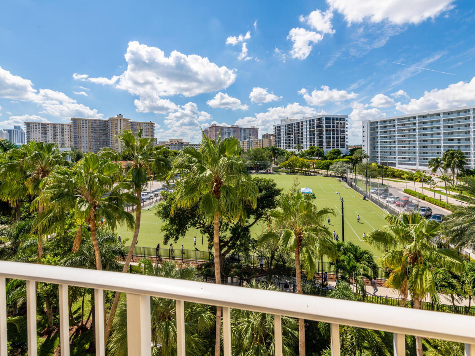 Luxury Beach Walk Condo in Sunny Isles Water View! Marbella 610