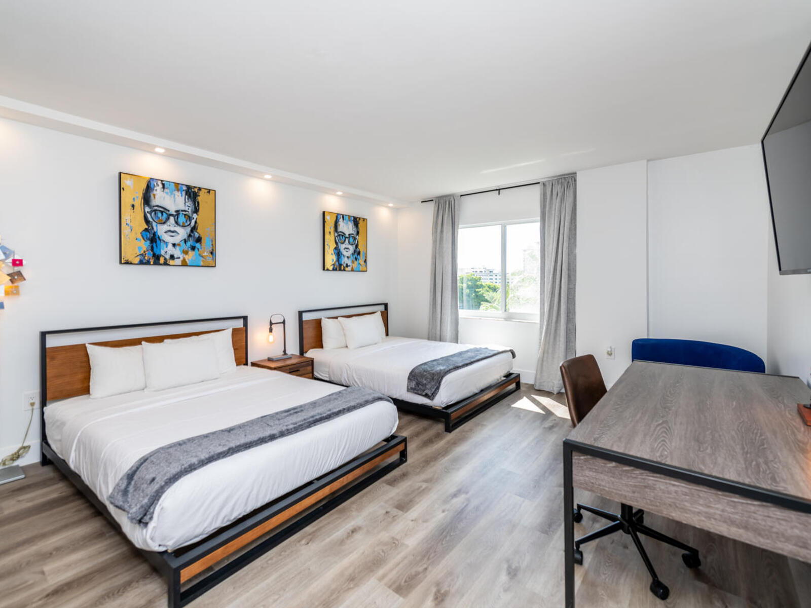 Luxury Beach Walk Condo in Sunny Isles Water View! Marbella 610