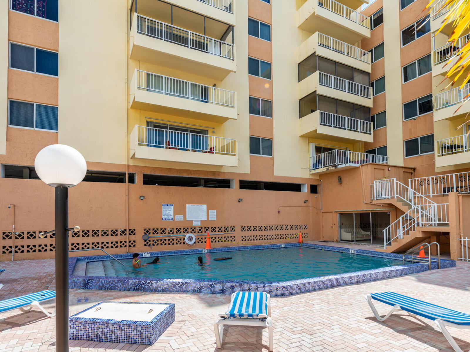 Luxury Beach Walk Condo in Sunny Isles Water View! Marbella 610