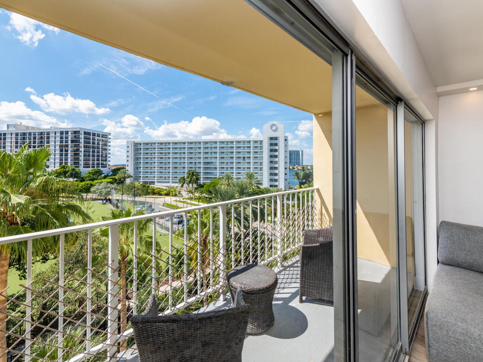 Luxury Beach Walk Condo in Sunny Isles Water View! Marbella 610