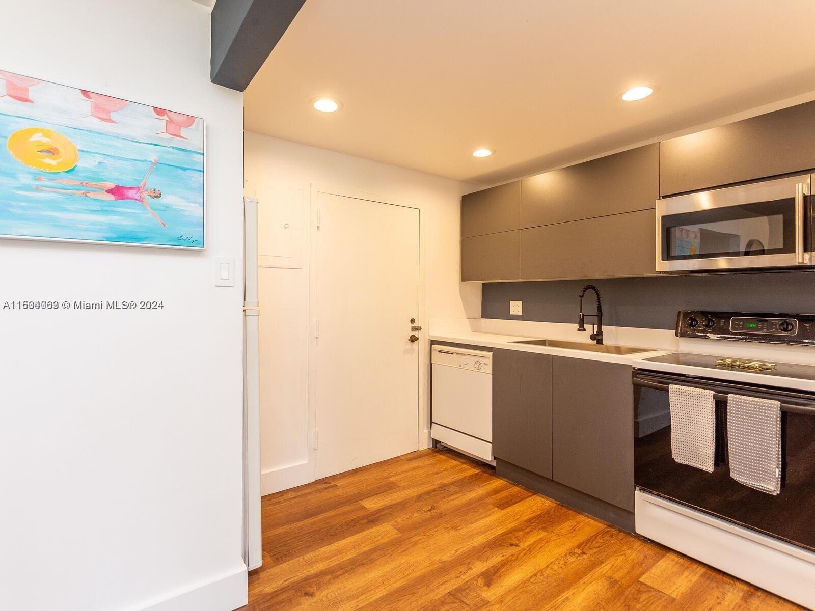 Sunny Isles Getaway | 1BR · 1.5BA · Free Parking/ 410