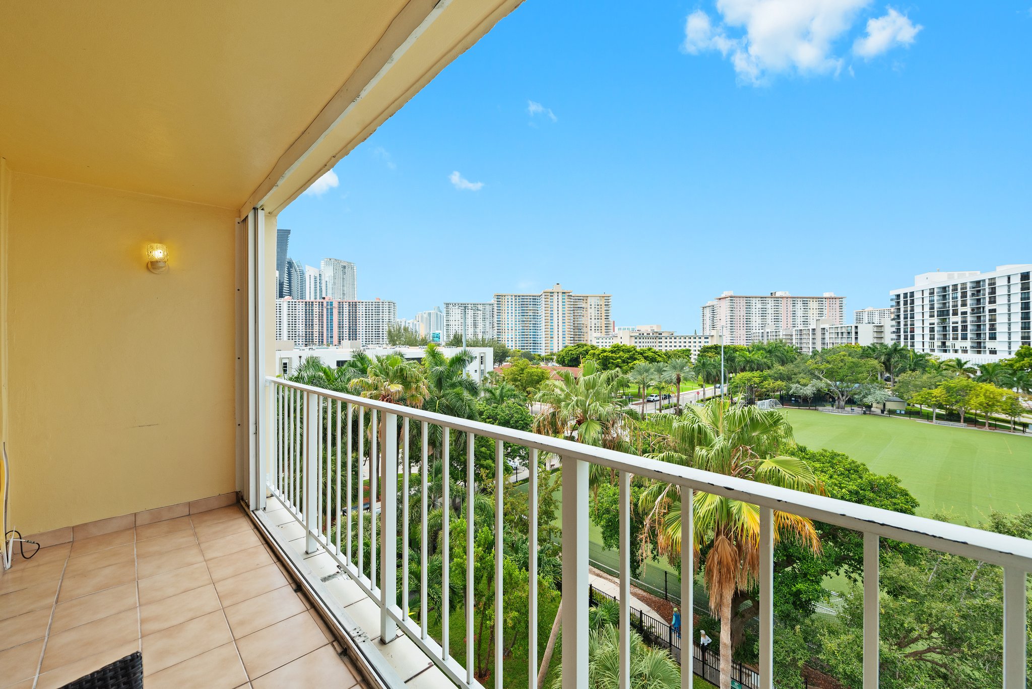 Modern Suite Marbella Tower 710