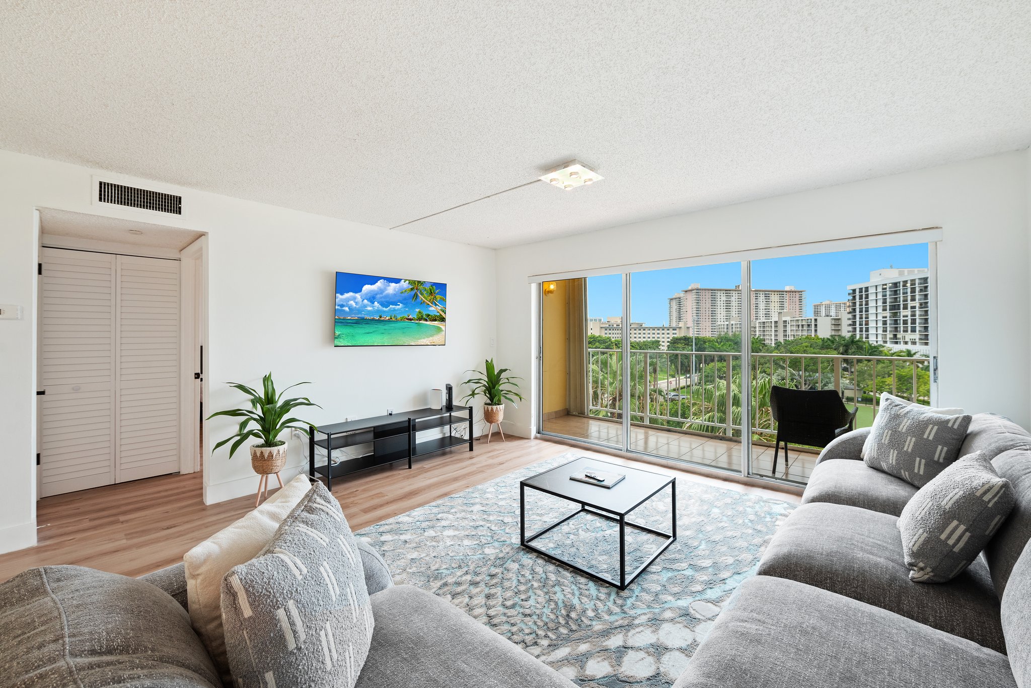Modern Suite Marbella Tower 710