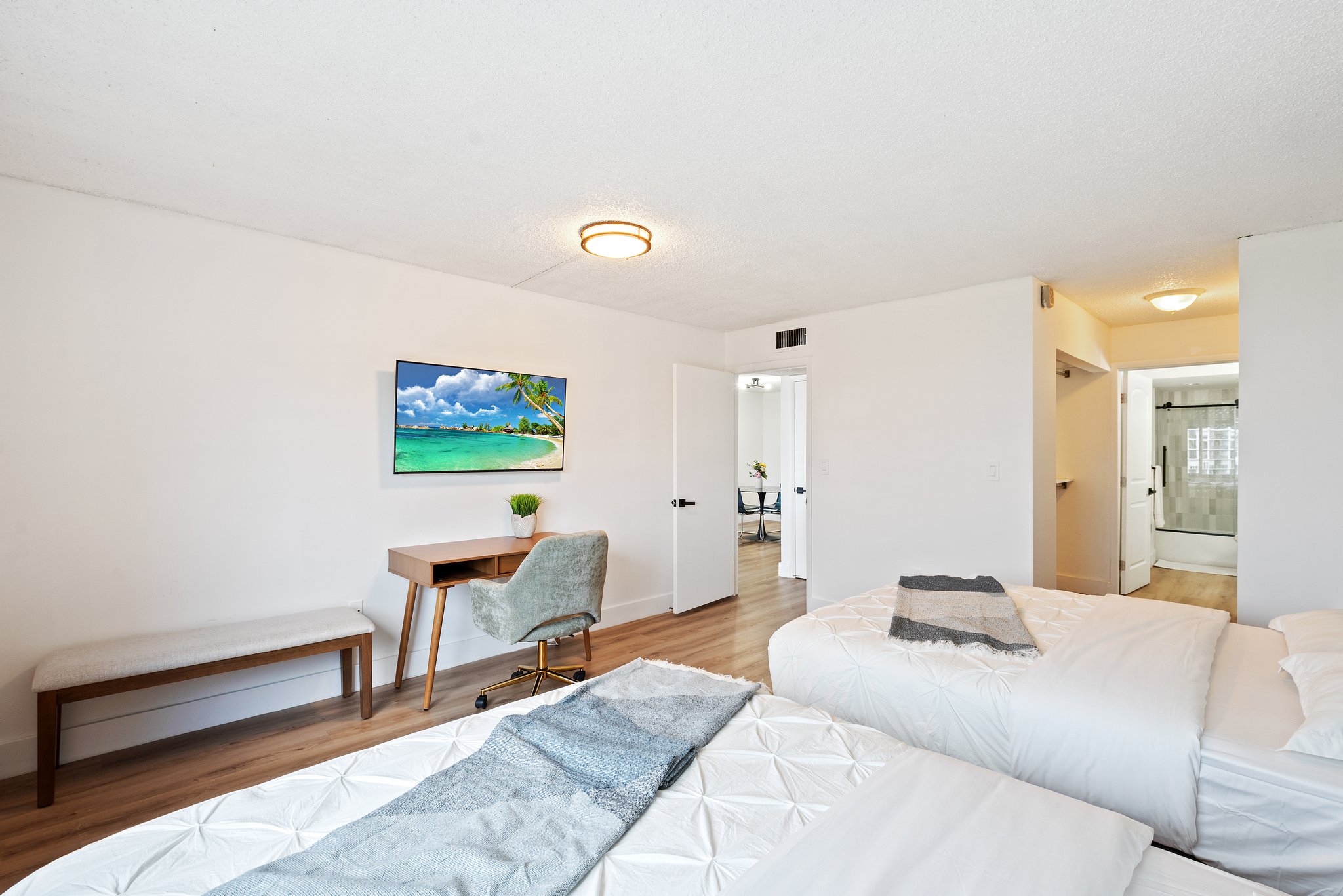 Modern Suite Marbella Tower 710