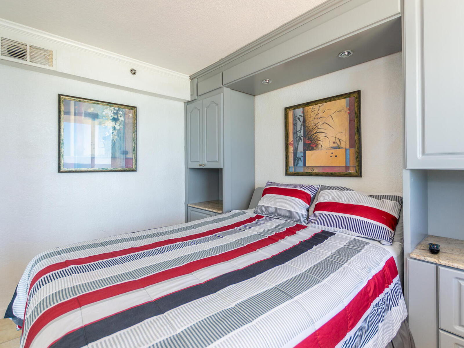 Seaside Serenity: One bedroom Apartment Marco Polo 416