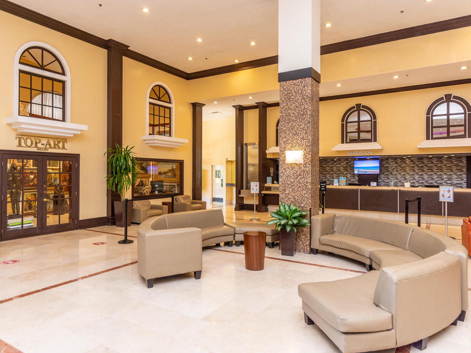 Seaside Serenity: One bedroom Apartment Marco Polo 416