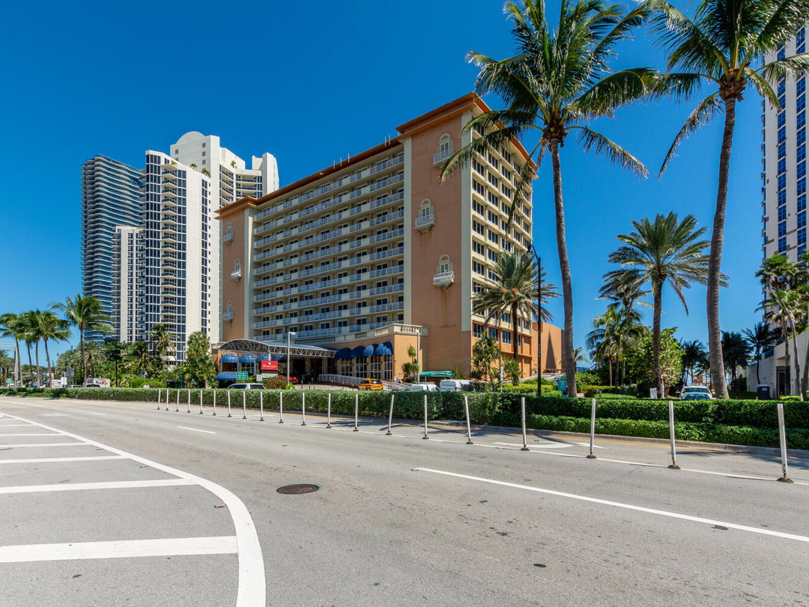 Seaside Serenity: One bedroom Apartment Marco Polo 416