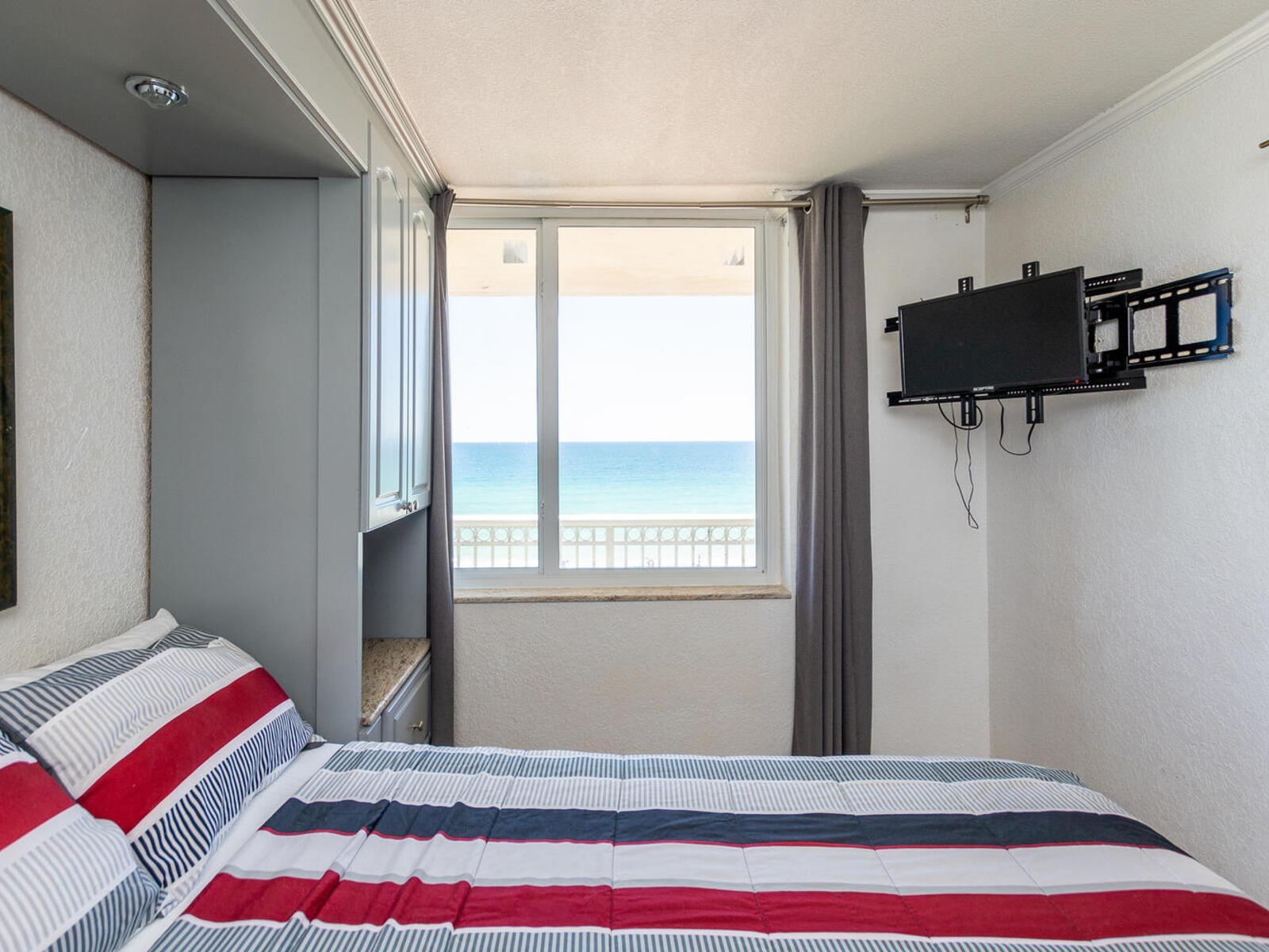 Seaside Serenity: One bedroom Apartment Marco Polo 416