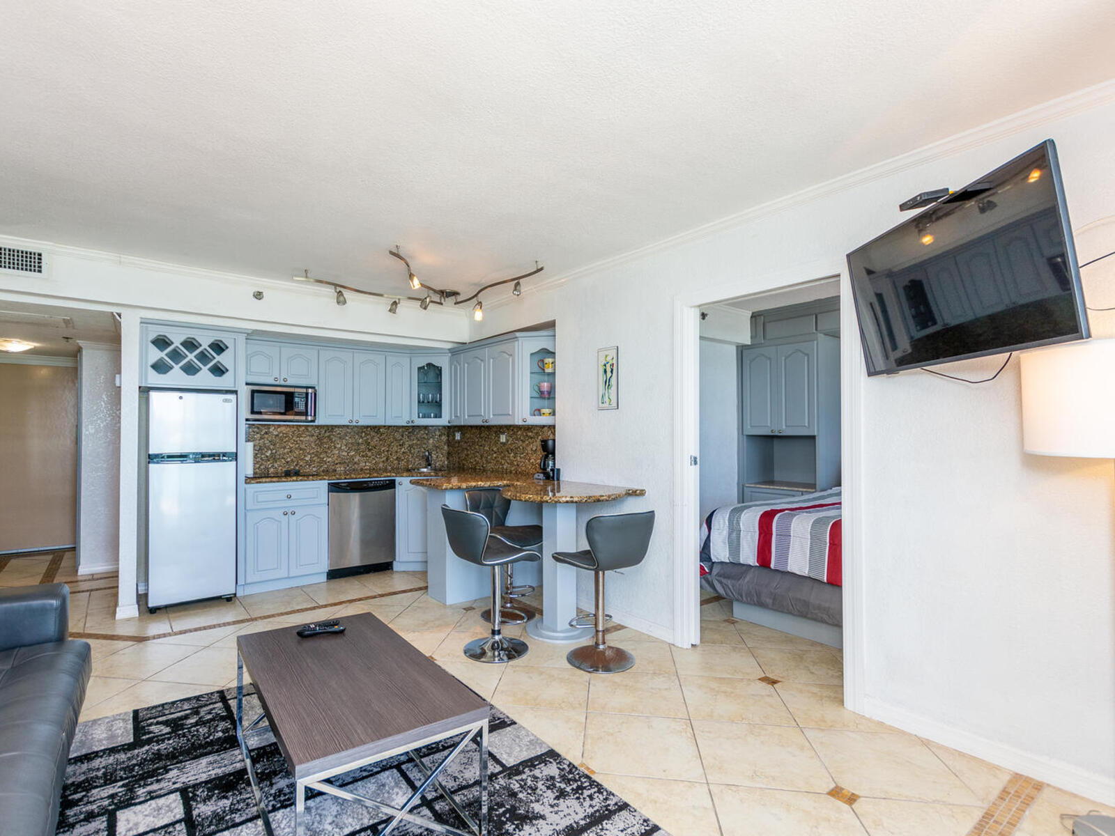 Seaside Serenity: One bedroom Apartment Marco Polo 416