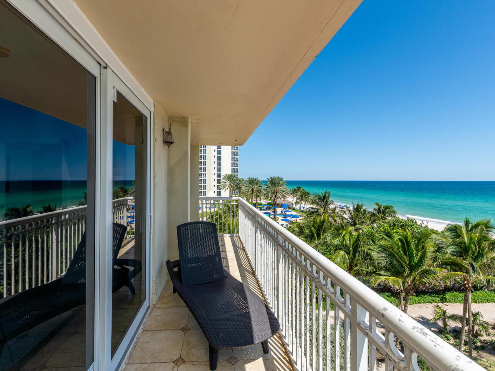 Seaside Serenity: One bedroom Apartment Marco Polo 416