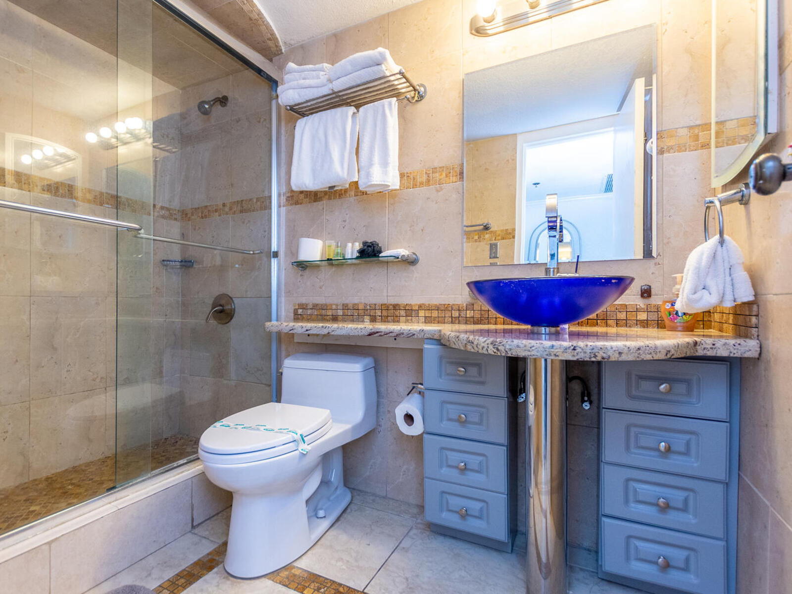 Seaside Serenity: One bedroom Apartment Marco Polo 416